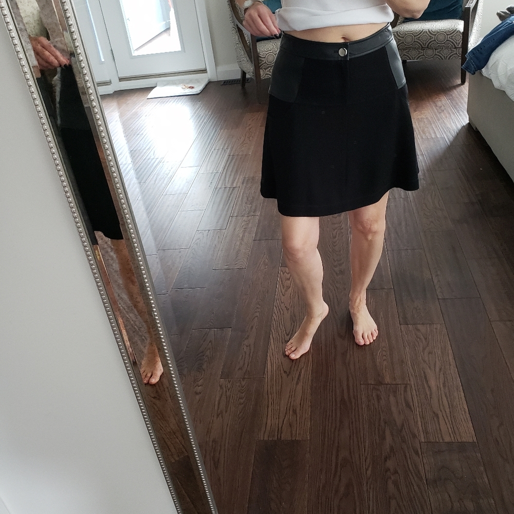 Ports skirt with leather trim